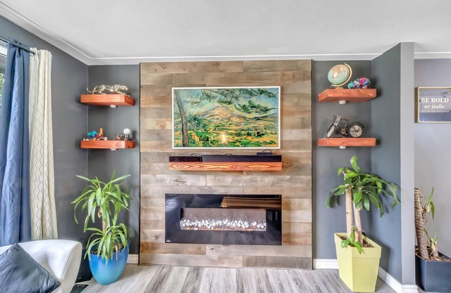 Luxurious Cottage in city