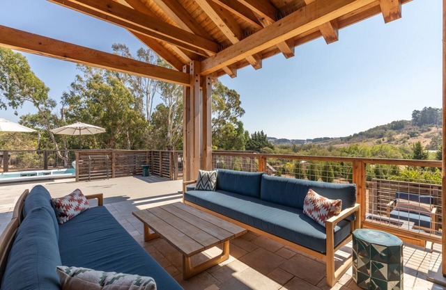 Luxurious Resort-Like Zen Retreat in Sebastopol's Wine Country