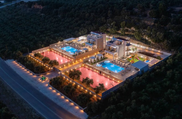 Luxurious Villas Micha Mare - 14 Bedrooms