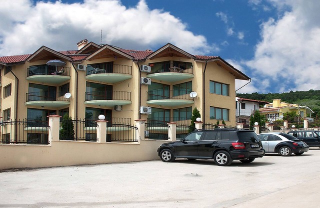 Luxury 2-bdr holiday apartment in African-style decor