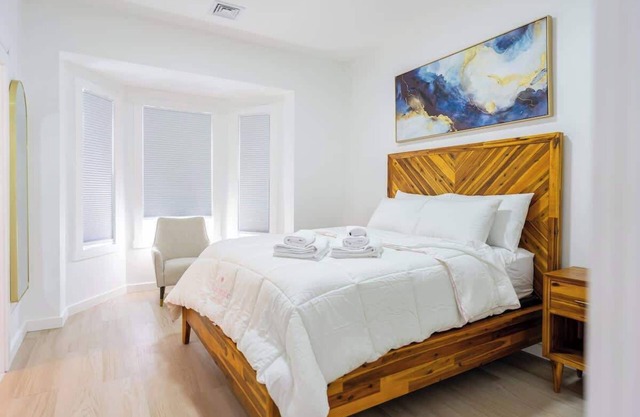 Luxury 2 Bed 2 Bath East Boston