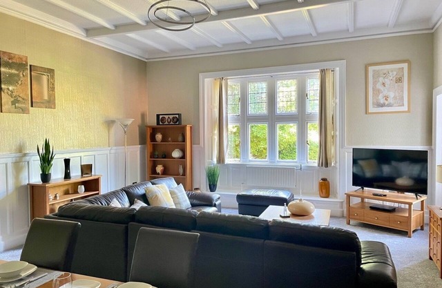 Luxury 2 Bed Apartment - Rossal House