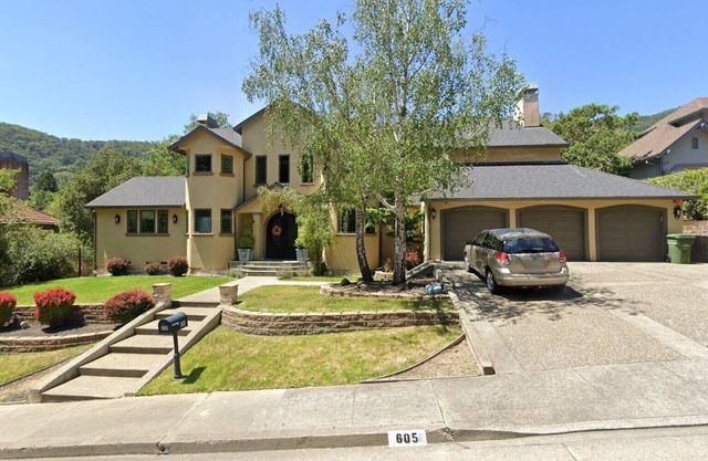 Luxury 4 bedroom, 4 bathroom San Rafael Private Estate, serene & central