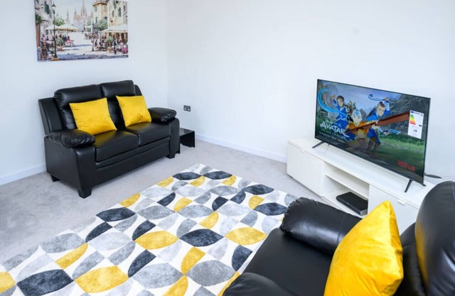 Luxury 5-bedroom home near Chatham Dockyard & river walks