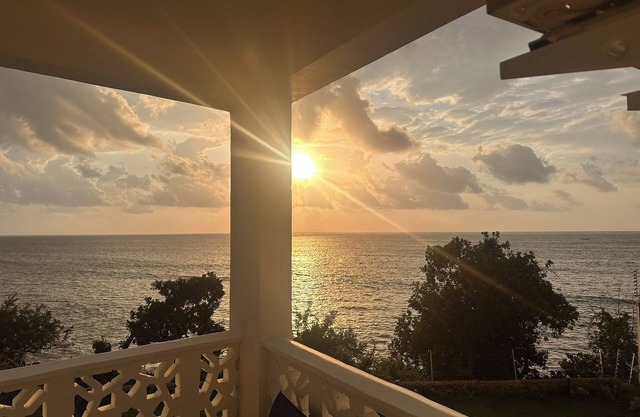 Luxury Beachfront Apartment direct at the sea. Specious balcony and fast WiFi.