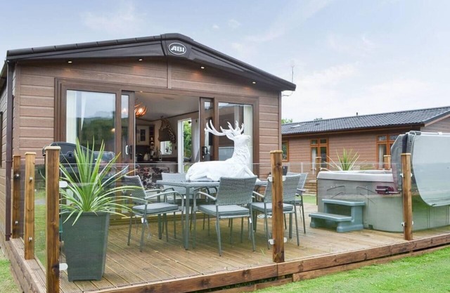 Luxury boutique style lodge with hot tub