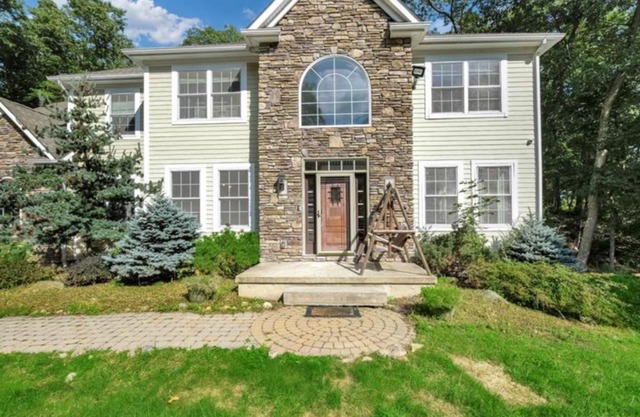 Luxury Country Home w. Sauna! Next Door to Fair