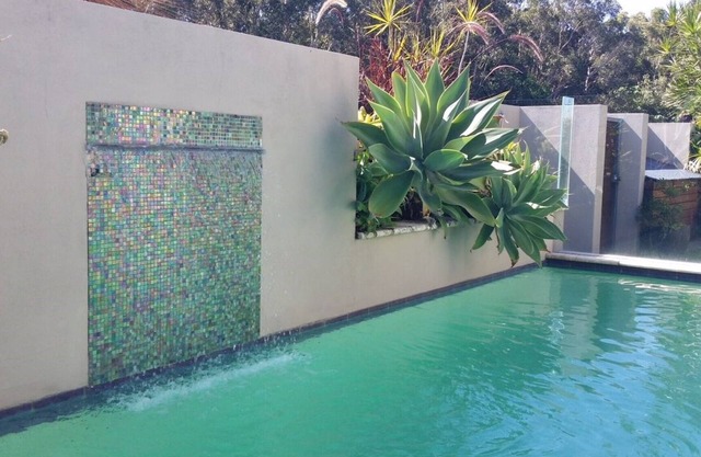 Luxury Creekfront Home With Private Pool & Courtyard