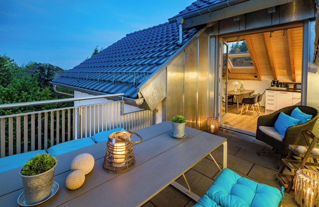 Luxury design loft for 6-8 people - balcony/garden (3 bedrooms + 3 bathrooms)