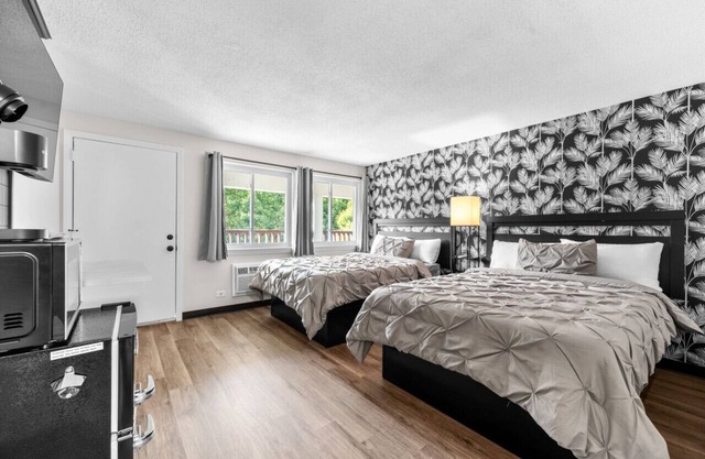 Luxury Double Bed - Near Beaches, Modern Updates