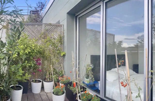 Luxury Eiffel View High Tech Modern 2BR & 2 patio