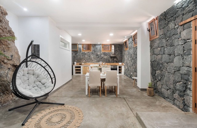 'Luxury Home la Cueva del Guanche' with Sea View, Private Pool and Wi-Fi