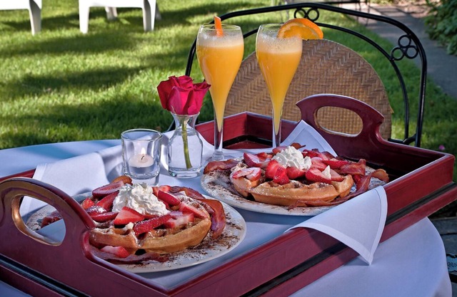 Luxury Jacuzzi suite , Private entrance , Full Breakfast