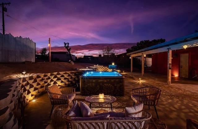 Luxury Joshua Tree Retreat w/Hot Tub, BBQ and Views