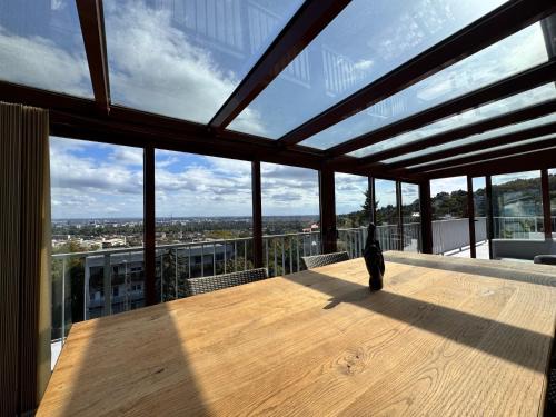 Luxury Penthouse on Rosehill with free garage -240sqm
