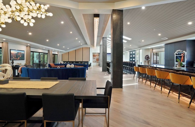 Luxury Retreat 7Bed/6.5Bath/Pool/6k+sqft