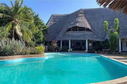 Luxury Villa - 5 bedroom private villa