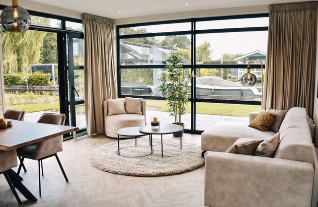 Luxury Waterfront Escape