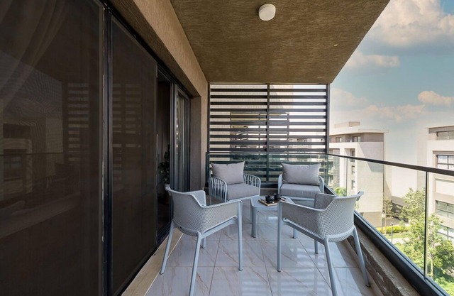 Madinaty Modern 3BR with Garden Views