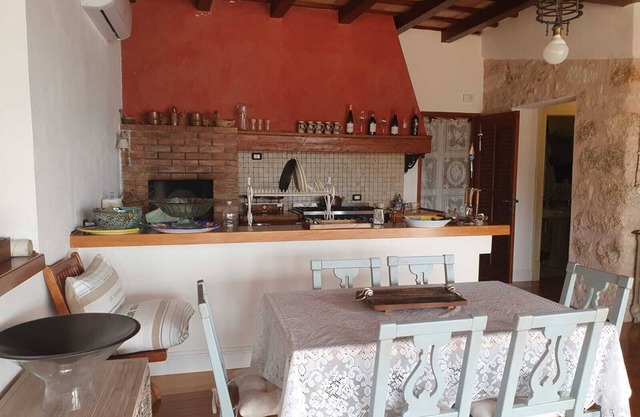 Magical Villa w/Jacuzzi above amazing beach
