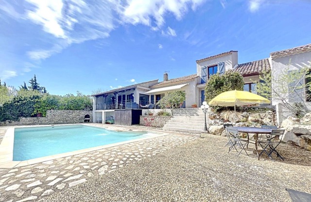 Magnificent Estate of 283m² on 6200m² of land + large swimming pool with all comforts