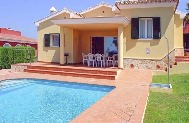 Magnificent three bedroom villa, built on one level.