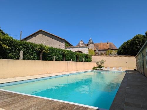 Maison de charme avec piscine et jardin en pleine nature - FR-1-653-278