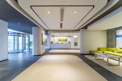 Maixinge Hotel - shuttle bus to Shanghai Pudong International Airport