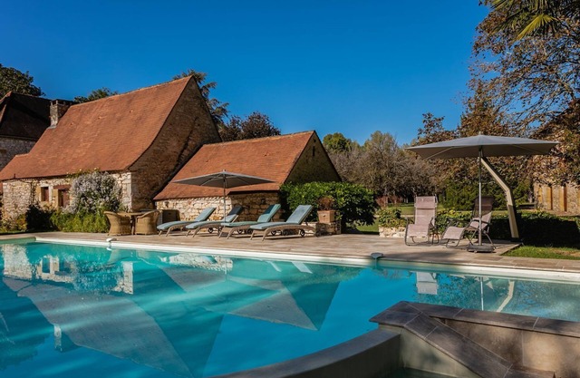 Manoir 1731 - Six Bedroom Villa, Sleeps 14