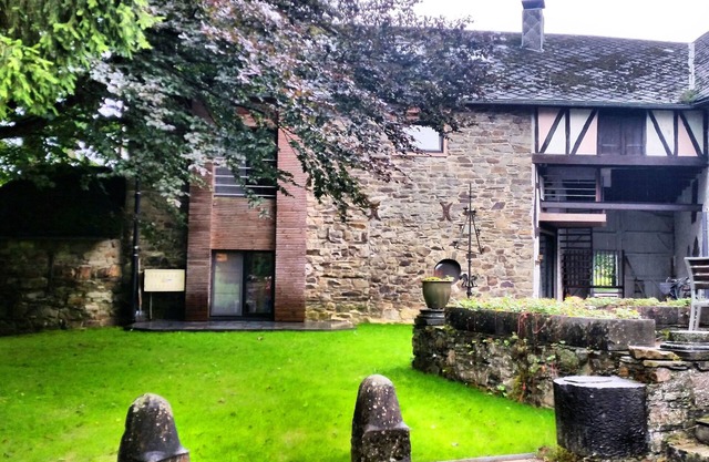 Manor house flat in Robertville