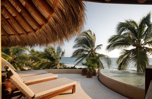 Mar de Coco Beach Front Villas