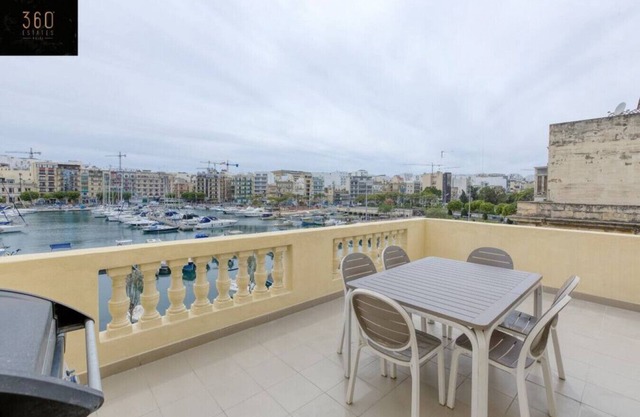 Marina VIEW APT SLPs 9 with private terrace & BBQ