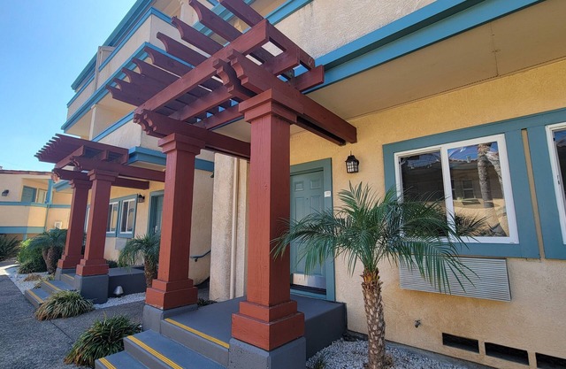 Marinwood Inn & Suites