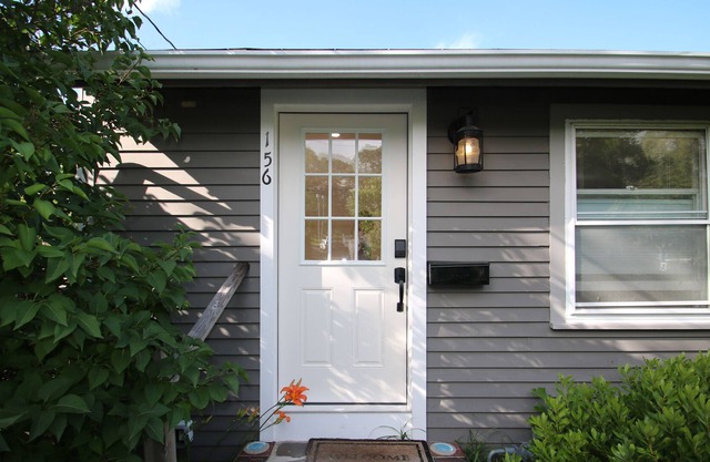 Marshfield 2 Bed, 1 Bath, walking distance to beach