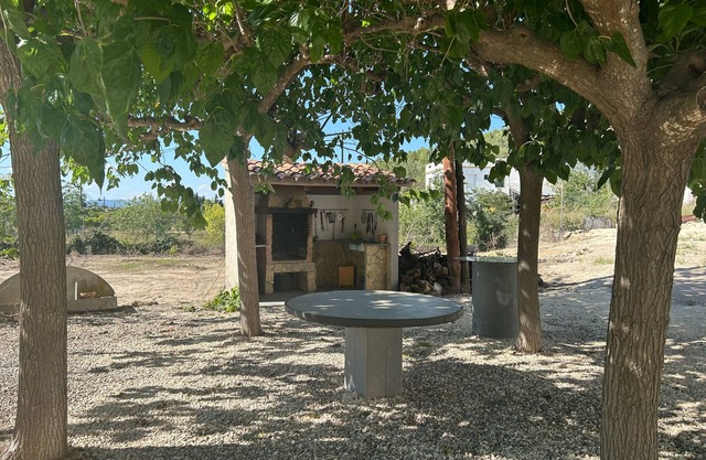 Masia Bernat: Antigua Masía en la Naturaleza Para Grupos