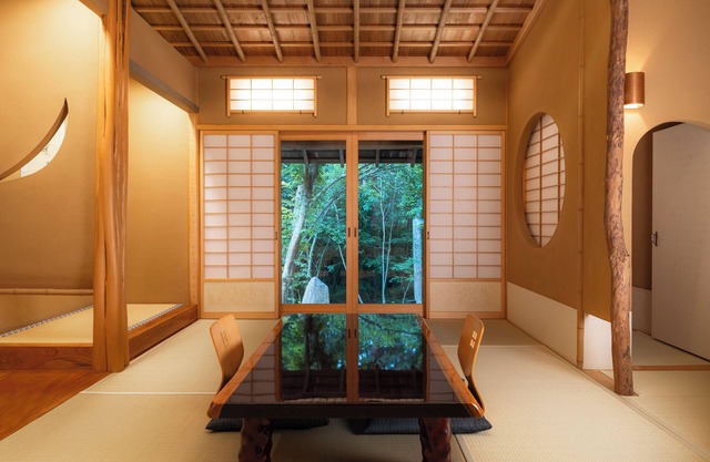 Maximum 16 people can be accommodated in a private villa with a half-open-air hot spring.