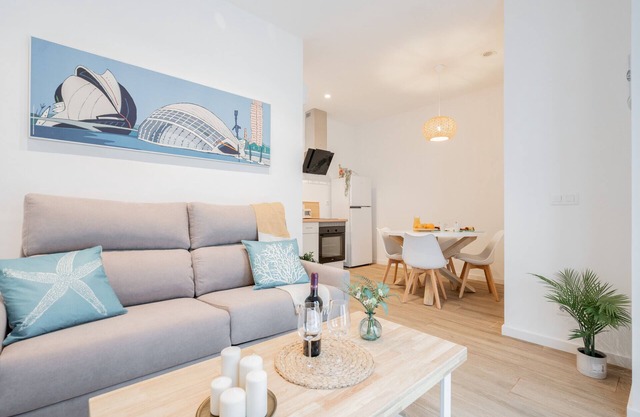 Mediterraneum. Flat E by Host Valencia