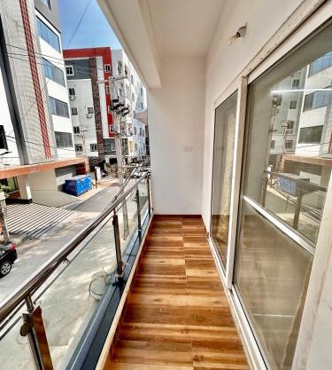 Mee Homes Madhapur Family Stay Fully Furnished 2 BHK Premium Flats