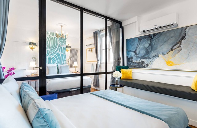 Merveil Luxury Suites - Royale - Saint Honore view