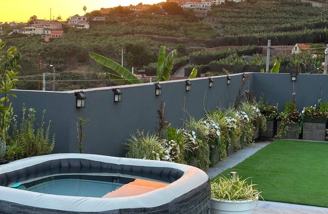 Miguel's Seaview Corner