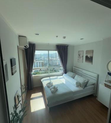 Minimalist Condo in Pinklao