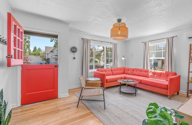 Minutes from oregon wine country and walking distance from George Fox University