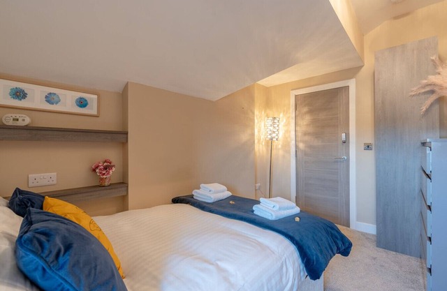 Moat House Room 5|Private Bathroom