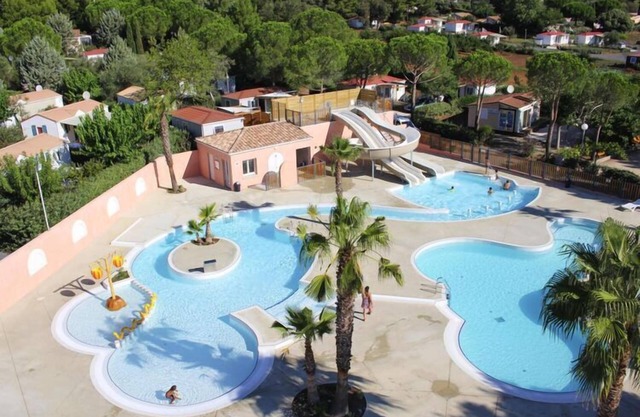 Mobile home in Bessan with communal pool