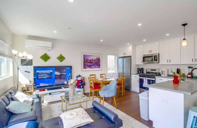 Modern 3-BR Home near San Diego Downtown & Beach