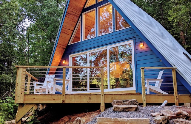 Modern A-Frame ~ Creeks & River Nearby ~ 8 Miles from Downtown Chattanooga
