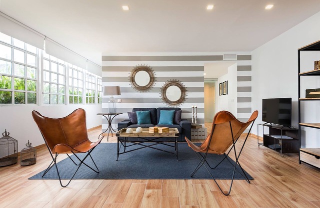 Modern and Spacious Loft in a Tranquil Location. San Leandro