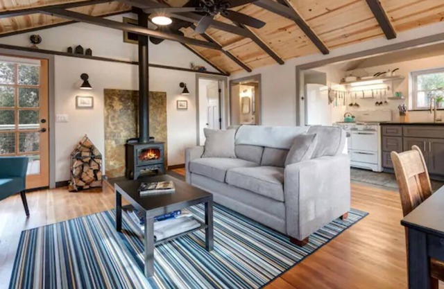 Modern and Vintage. Luxury Cabin in Julian.