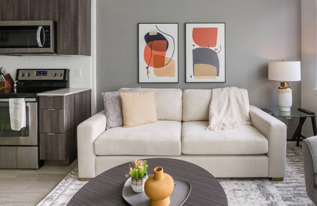 Modern Apartment in Prime Location (ID8634X08)