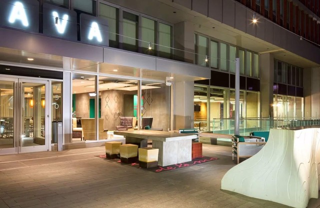 Modern Back Bay 1BR w/W/D & Gym, nr Copley T, by Blueground